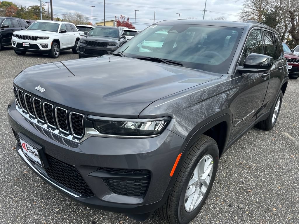 New 2025 Jeep Grand Cherokee Laredo X w/ Luxury Tech Group I AWD/4WD image 5