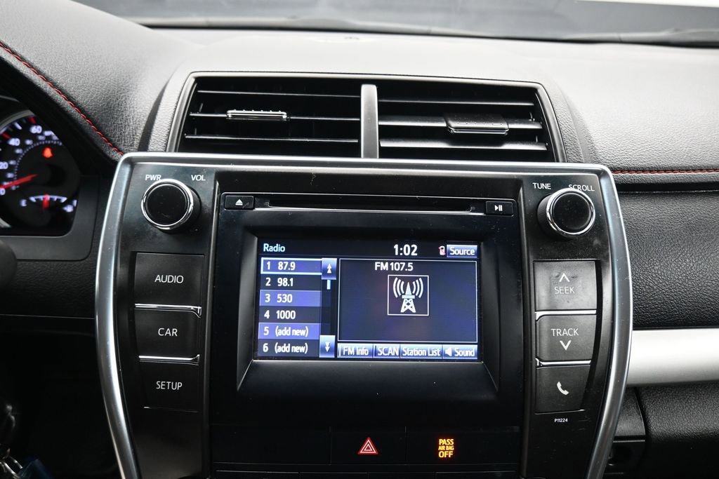 Used 2016 Toyota Camry SE w/ Protection Package (Q2) FWD image 16