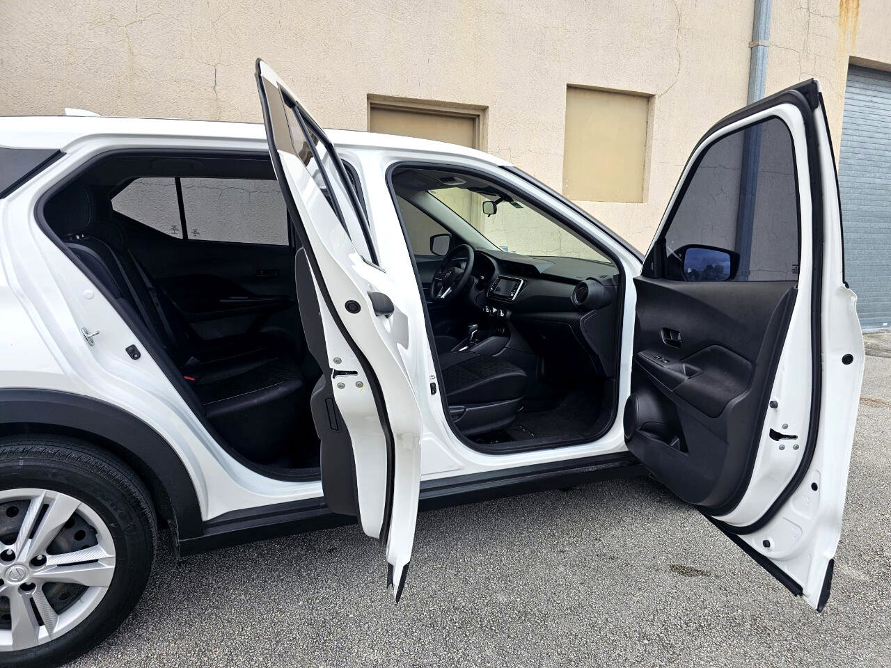 Used 2021 Nissan Kicks S image 17