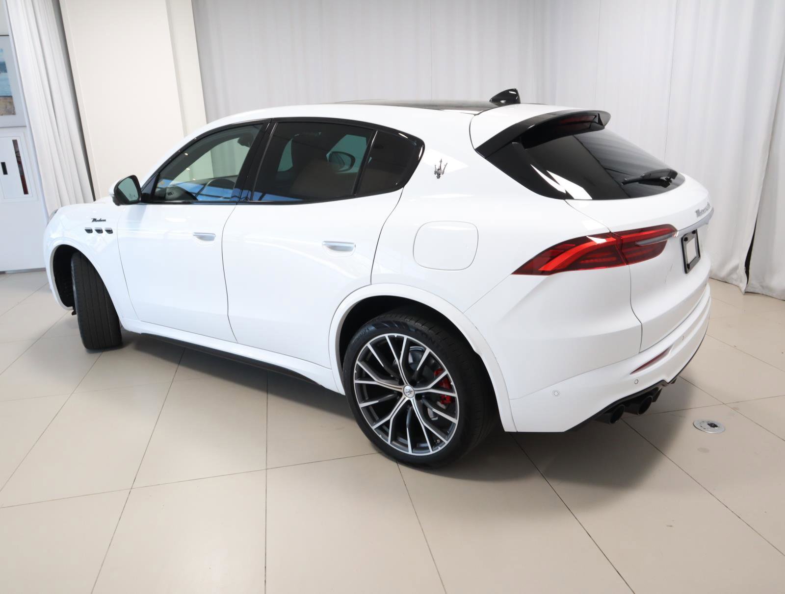 Used 2023 Maserati Grecale Modena image 3