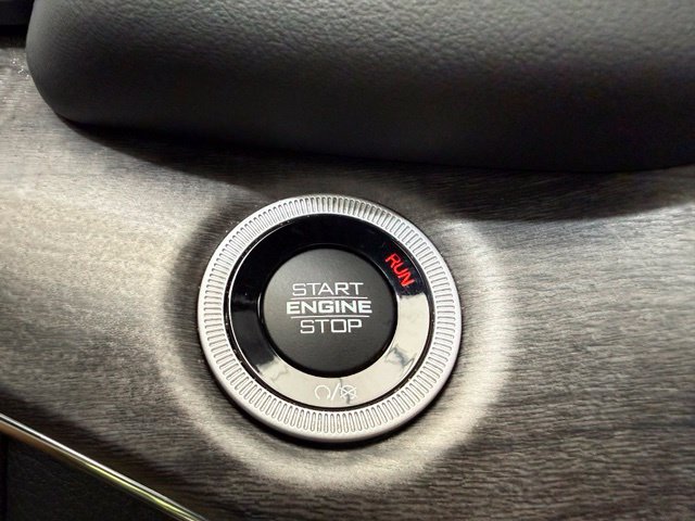 Used 2023 Jeep Grand Cherokee Overland w/ Advanced Protech Group III AWD/4WD image 44