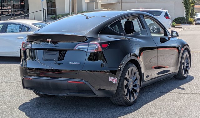 Used 2022 Tesla Model Y Performance AWD/4WD image 7