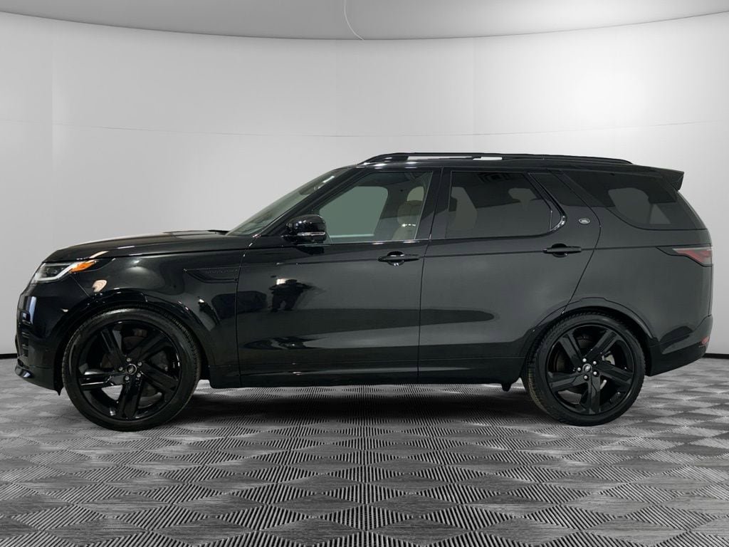 Used 2024 Land Rover Discovery Dynamic SE AWD/4WD image 9