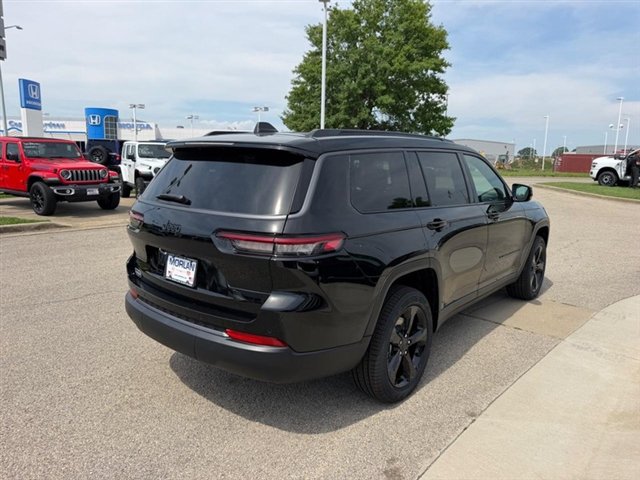 New 2026 Jeep Grand Cherokee L Limited AWD/4WD image 4