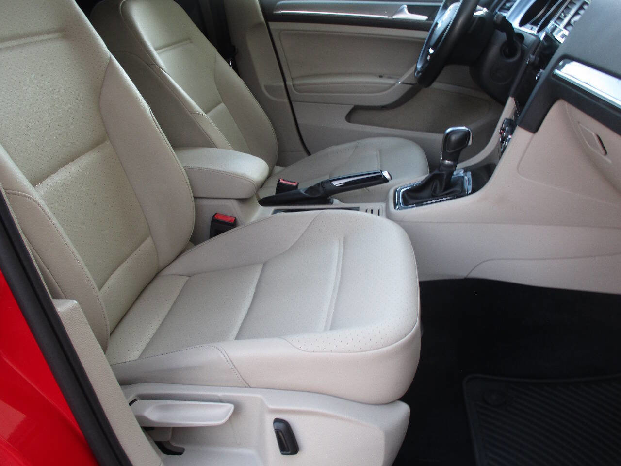 Used 2018 Volkswagen Golf Alltrack SE image 20