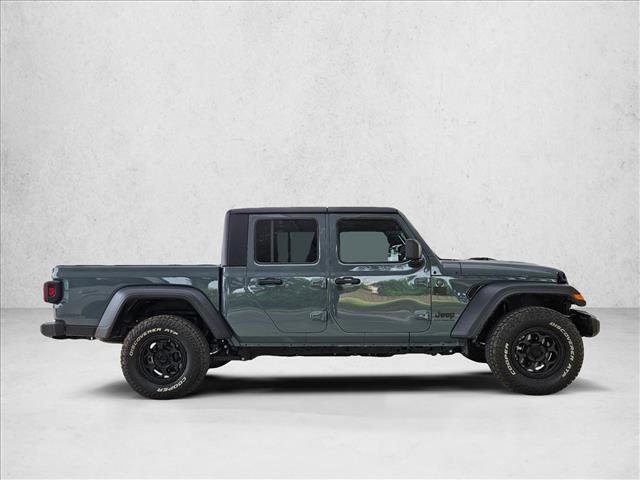 Used 2025 Jeep Gladiator Sport AWD/4WD image 4