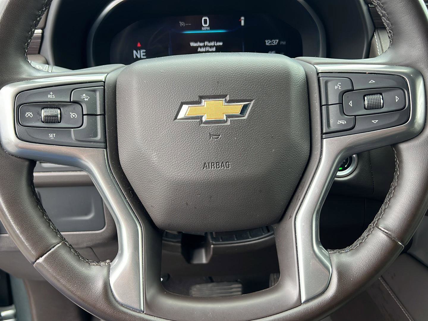 Used 2024 Chevrolet Suburban LT RWD image 14