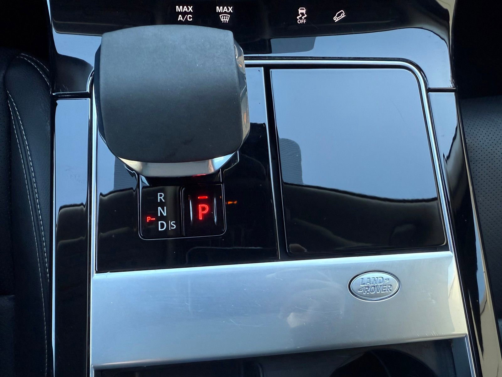 Used 2022 Land Rover Range Rover Velar S image 15