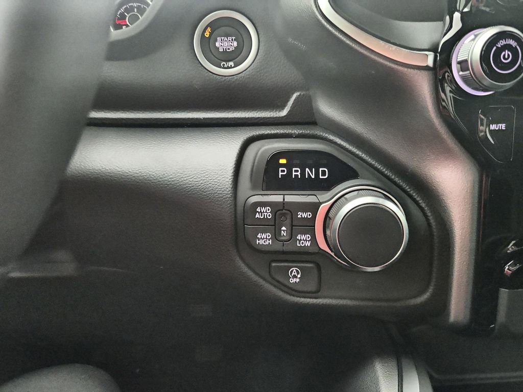New 2026 RAM 1500 4x4 Crew Cab image 29