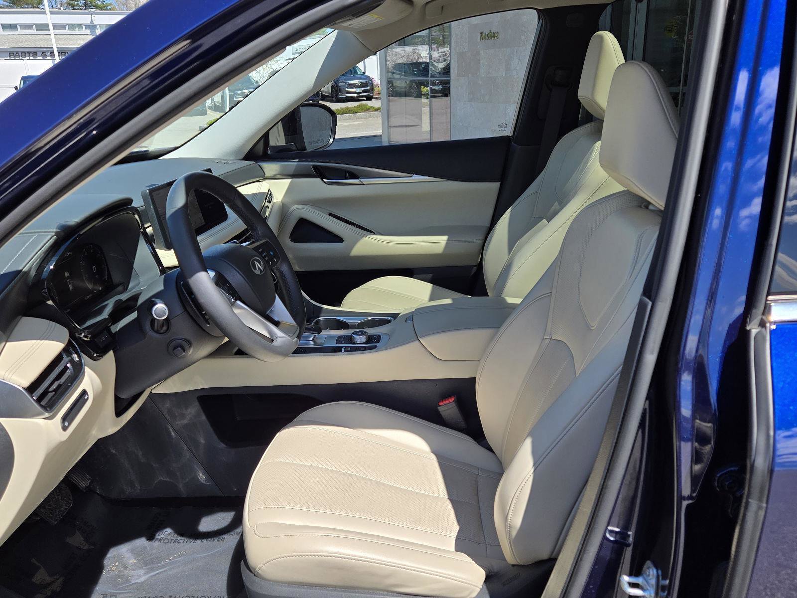 Certified 2023 INFINITI QX60 Luxe w/ Cargo Package AWD/4WD image 7