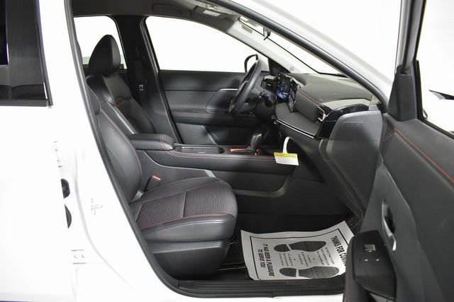 Certified 2025 Nissan Kicks SR image 31