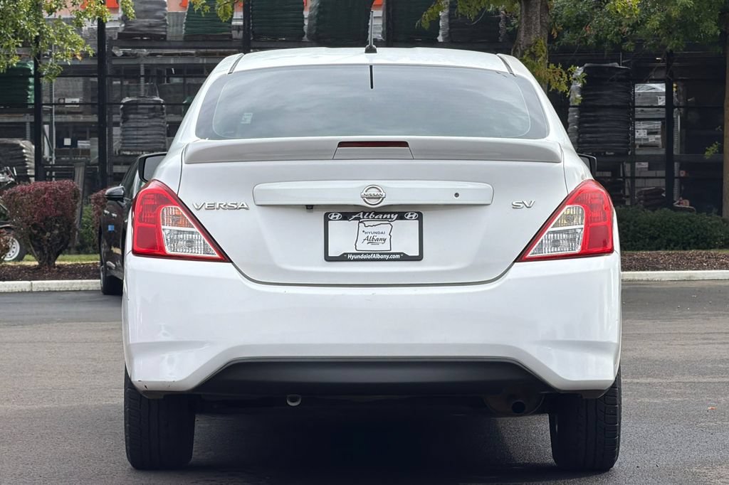 Used 2019 Nissan Versa SV FWD image 5