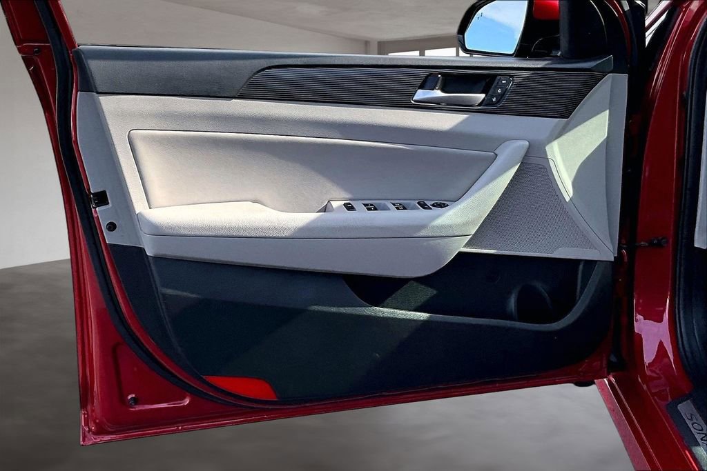 Used 2018 Hyundai Sonata Limited FWD image 23