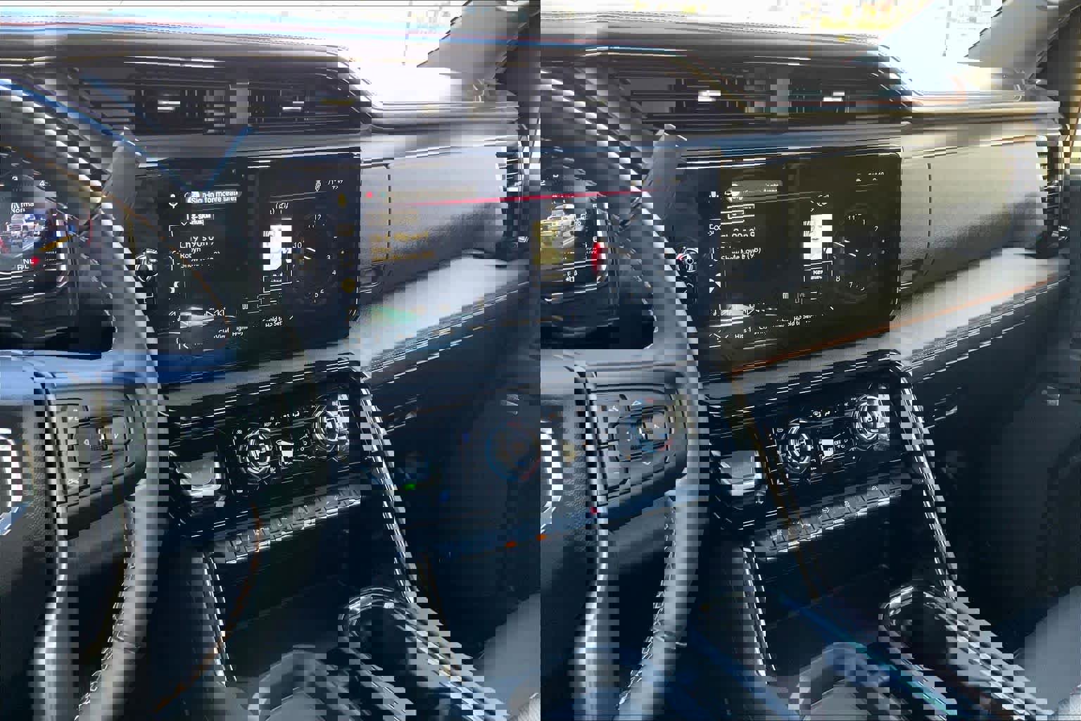 Used 2025 GMC Sierra 2500 AT4 w/ AT4 Premium Plus Package image 7