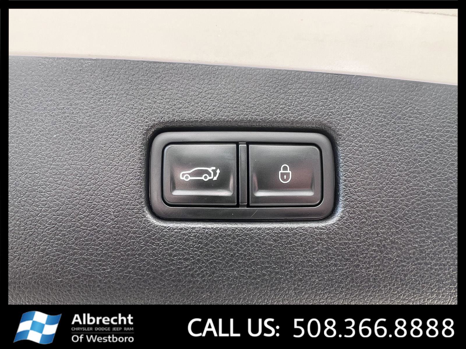 Used 2022 Genesis GV70 2.5T w/ Select Package image 16