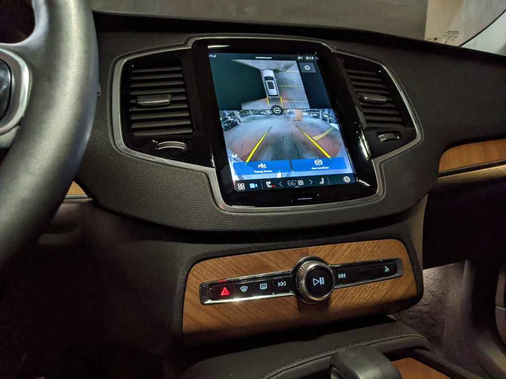 Certified 2025 Volvo XC90 T8 Plus w/ Protection Package Premier image 18