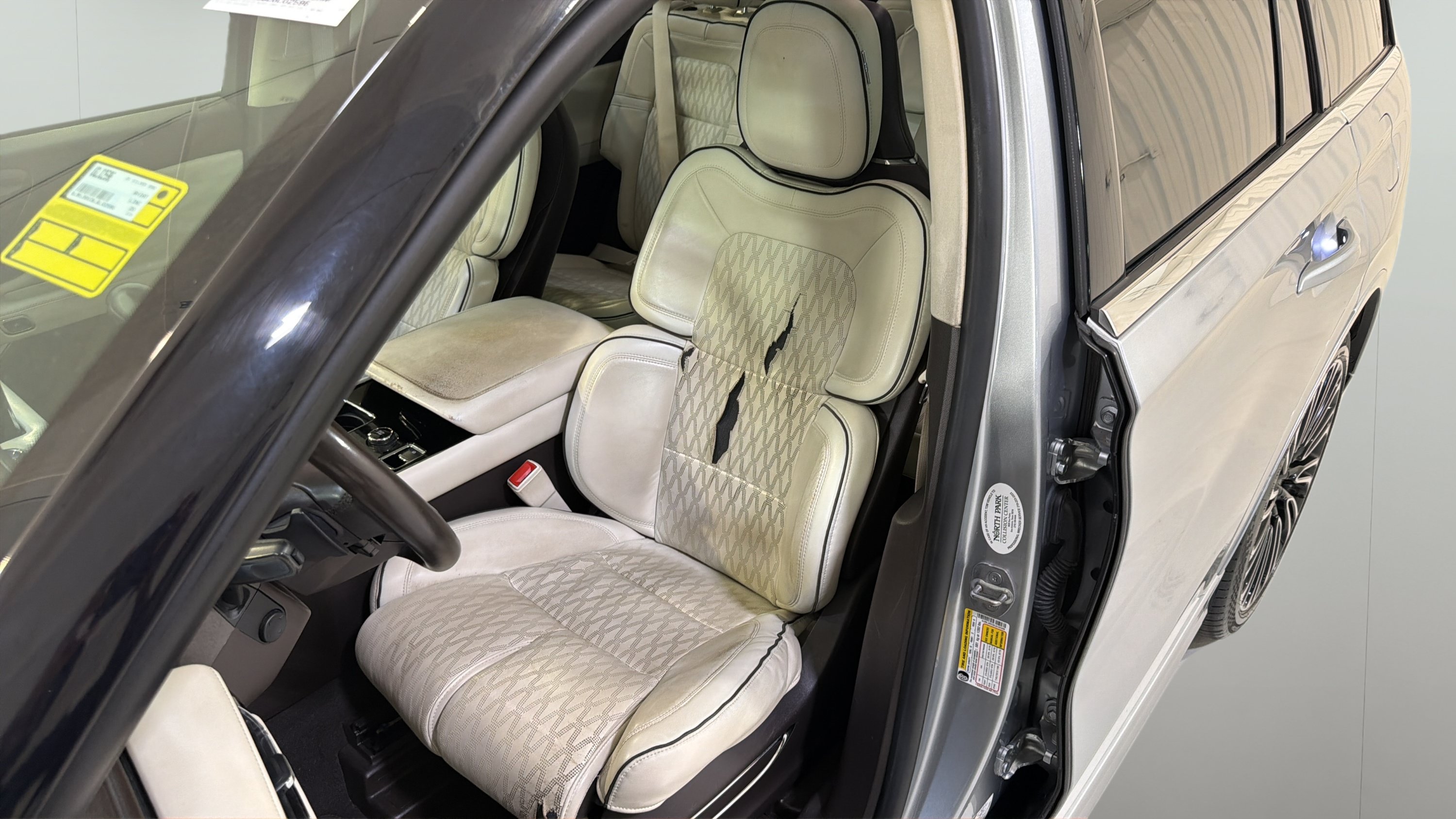 Used 2020 Lincoln Aviator Black Label w/ Dynamic Handling Package AWD/4WD image 9