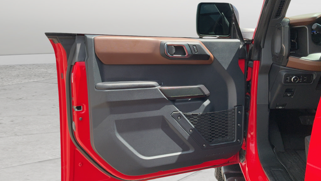 Used 2024 Ford Bronco Outer Banks AWD/4WD image 18