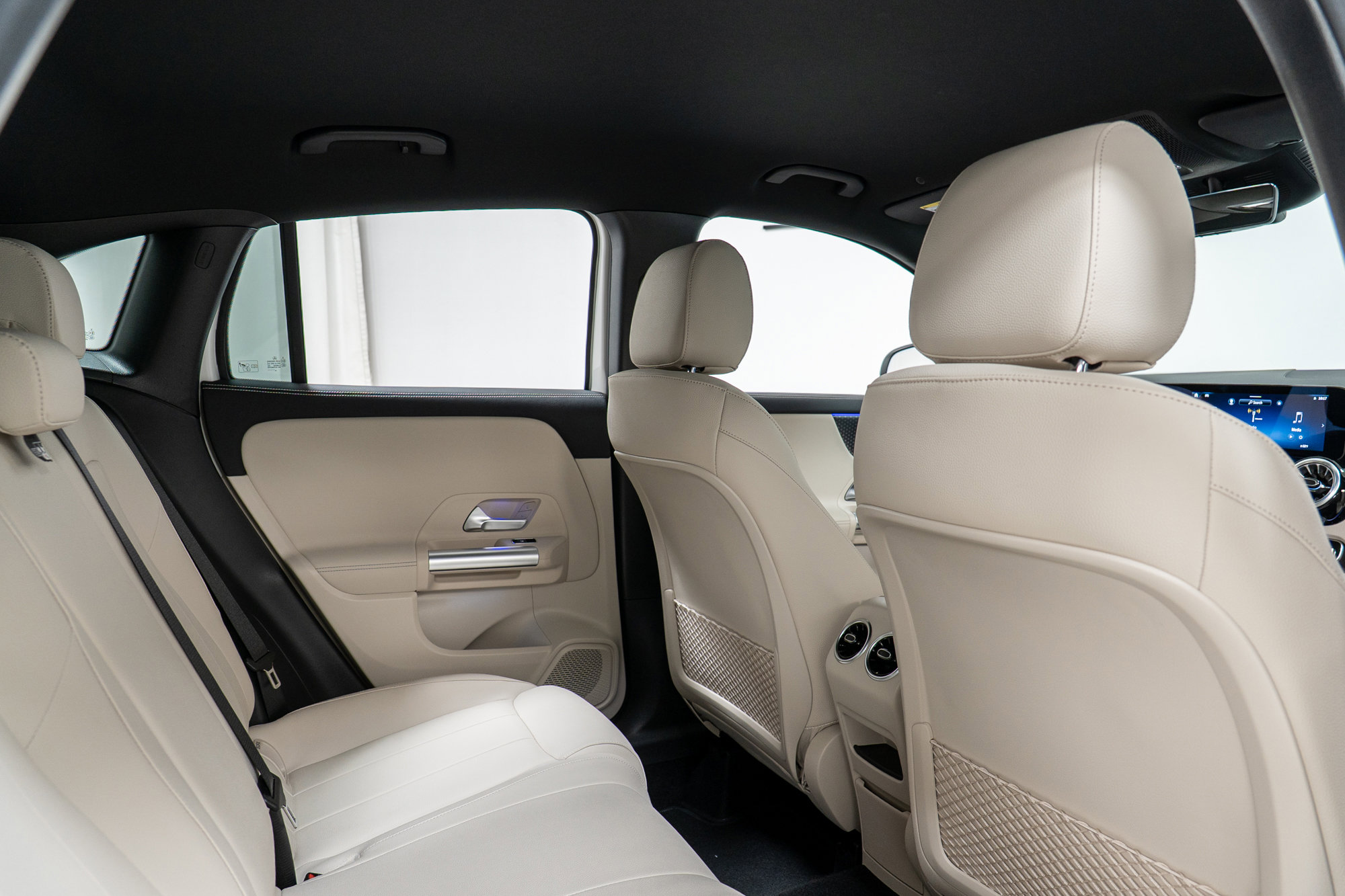 Used 2025 Mercedes-Benz GLA 250 4MATIC image 23