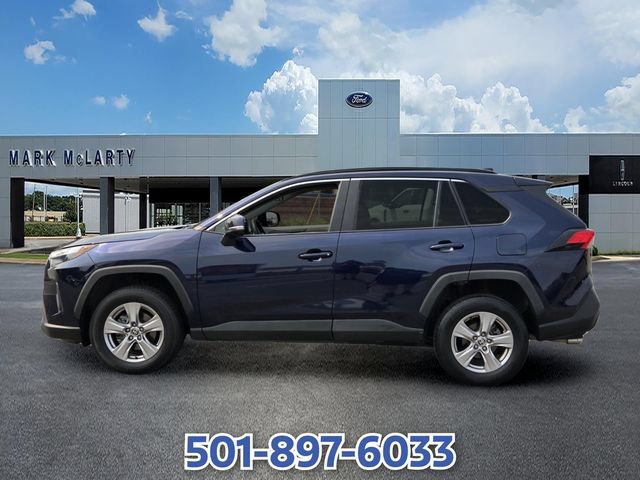 Used 2022 Toyota RAV4 XLE AWD/4WD image 2