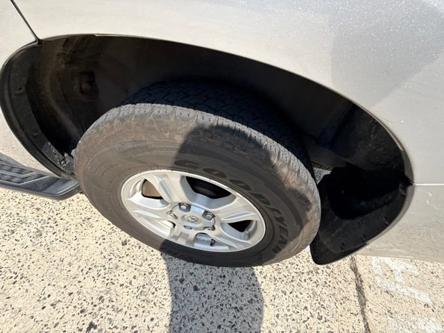 Used 2017 Toyota Sequoia SR5 AWD/4WD image 30