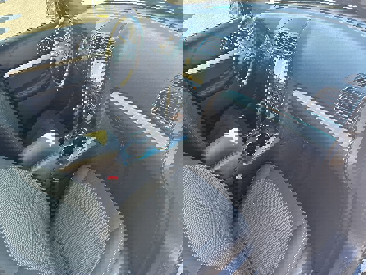 Used 2017 Ford Explorer XLT w/ Equipment Group 201A image 20