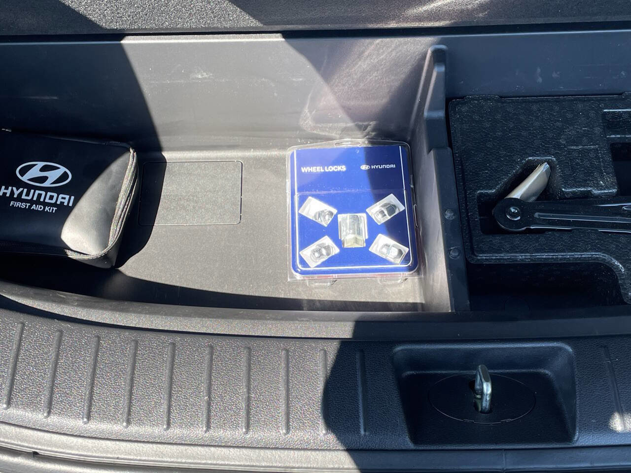 Used 2021 Hyundai Santa Fe SEL w/ Convenience + Premium Package image 12