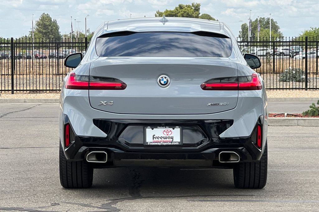 Used 2023 BMW X4 xDrive30i w/ M Sport Package AWD/4WD image 6