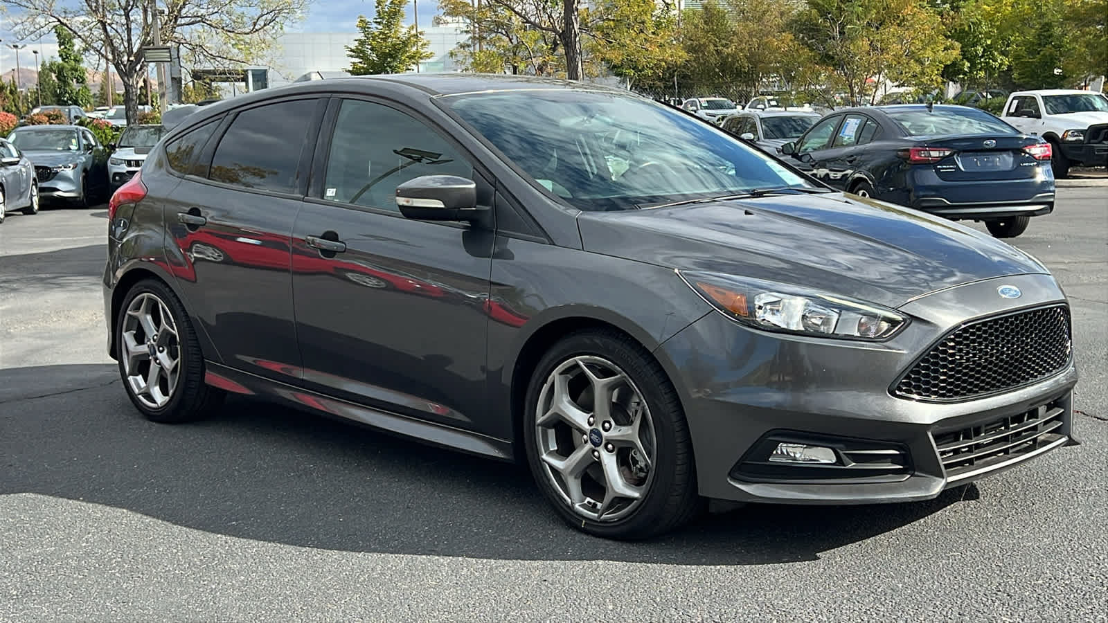 Used 2017 Ford Focus ST FWD image 3