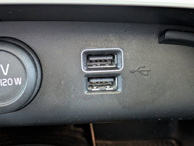 Used 2019 Volvo XC40 T5 Momentum image 26