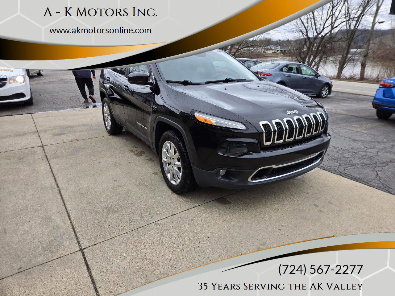 Used 2017 Jeep Cherokee Limited AWD/4WD image 1