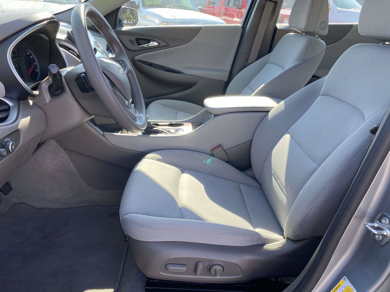 Used 2023 Chevrolet Malibu LS FWD image 23