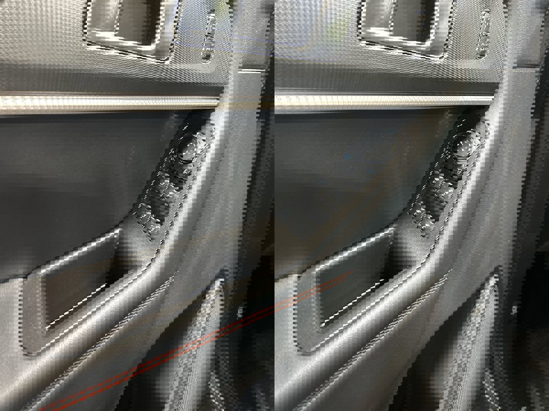 Used 2025 Ford Explorer ST-Line w/ ST-Line Street Pack image 25