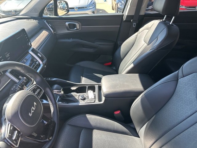 Used 2023 Kia Sorento S w/ Panoramic Sunroof Package image 12