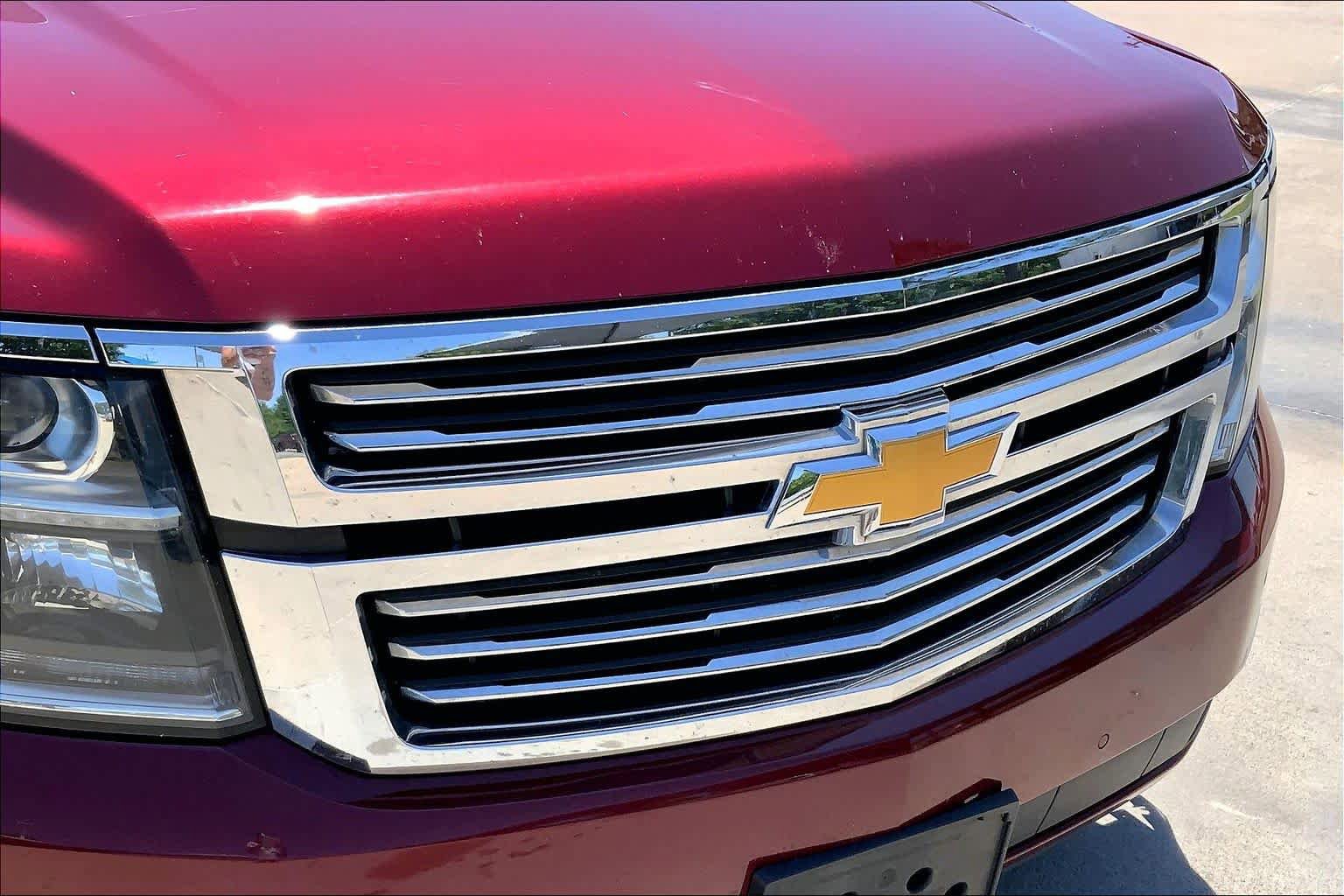 Used 2020 Chevrolet Suburban Premier AWD/4WD image 29