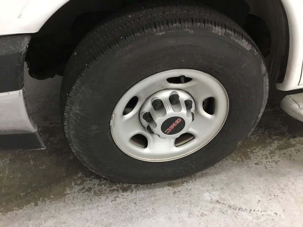 Used 2023 GMC Savana 2500 w/ Driver Convenience Package image 4