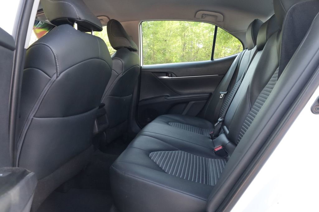 Used 2019 Toyota Camry SE image 14