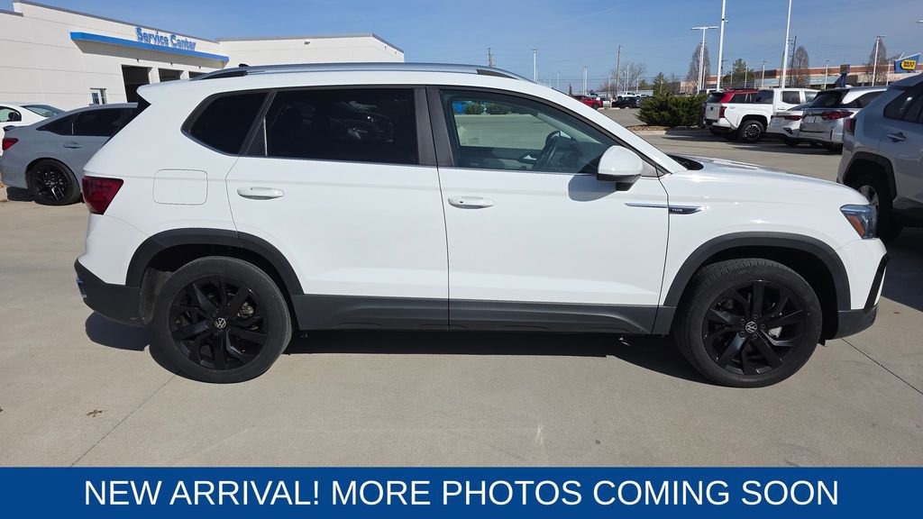 Used 2022 Volkswagen Taos SE image 6