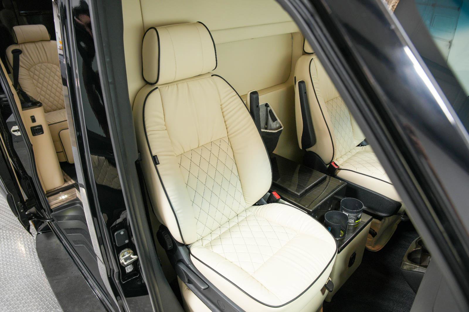 Used 2020 Mercedes-Benz Sprinter 3500 image 65