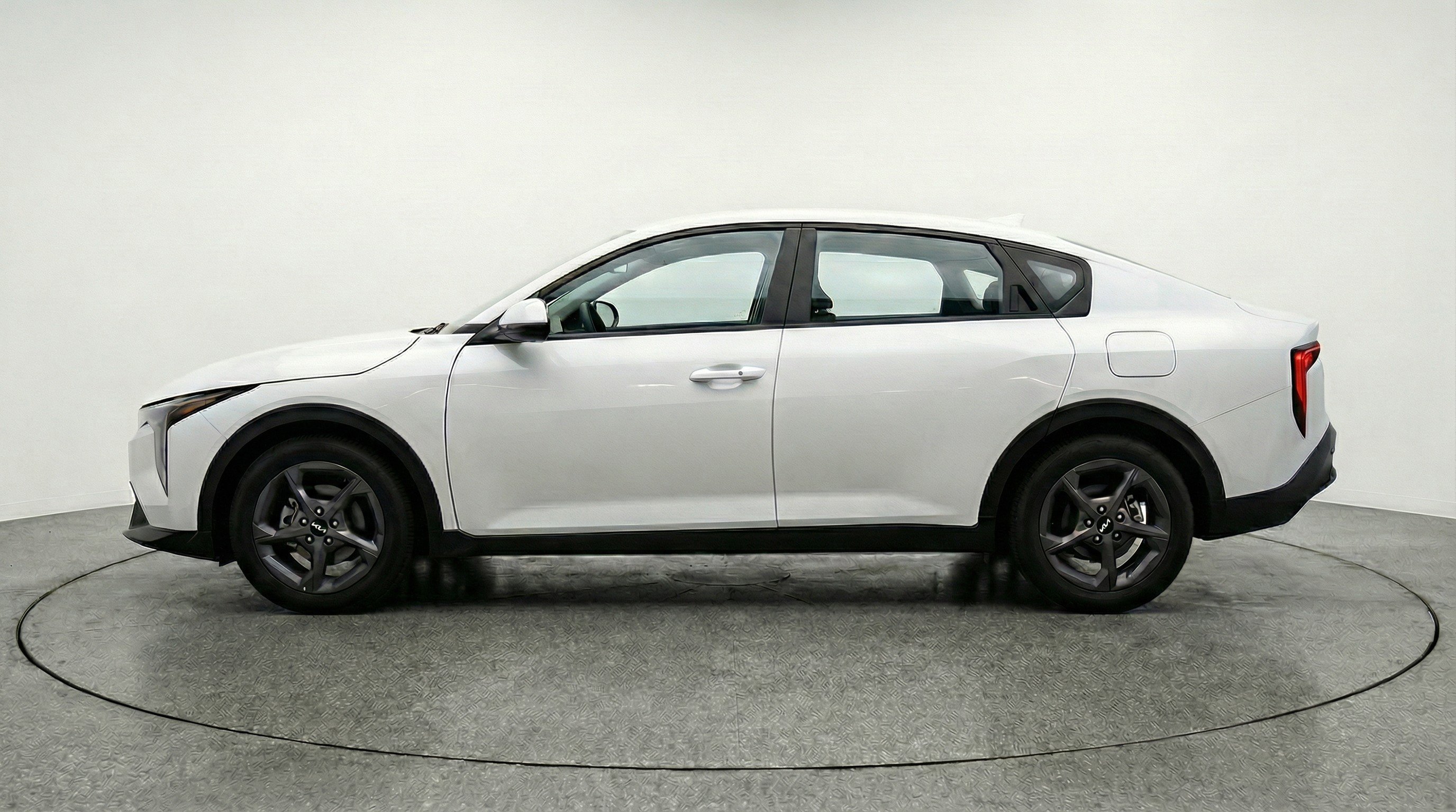 Used 2025 Kia K4 FWD image 5