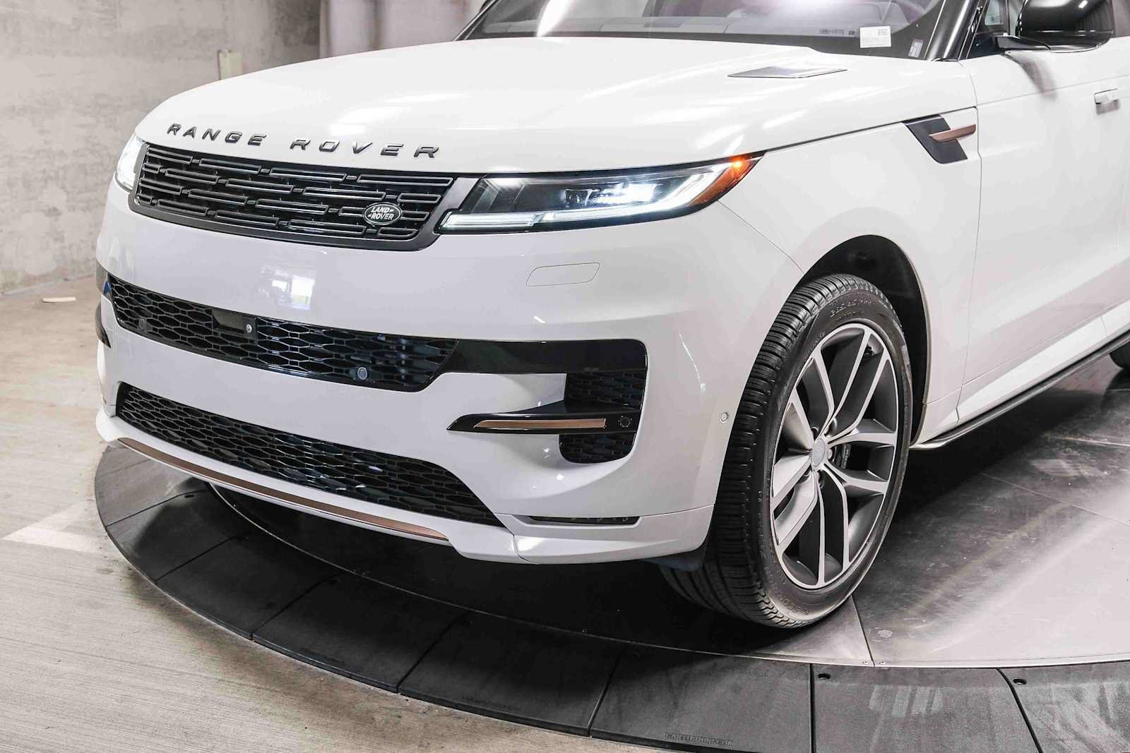 Used 2023 Land Rover Range Rover Sport SE Dynamic AWD/4WD image 11