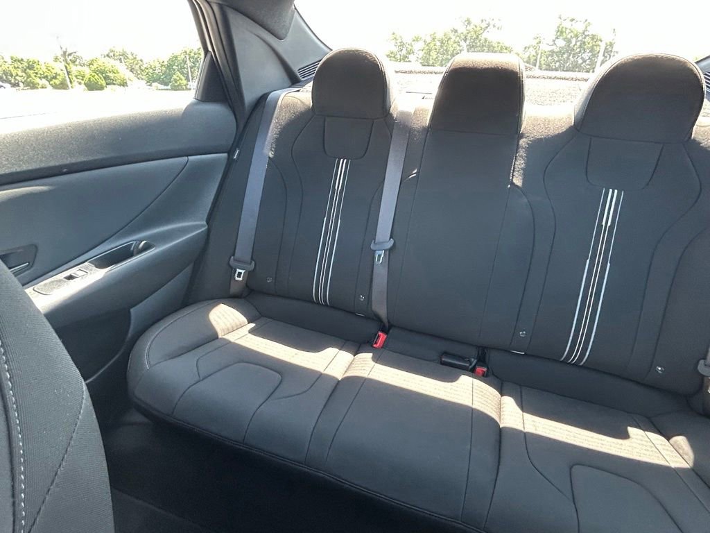Used 2025 Hyundai Elantra Sport FWD image 12