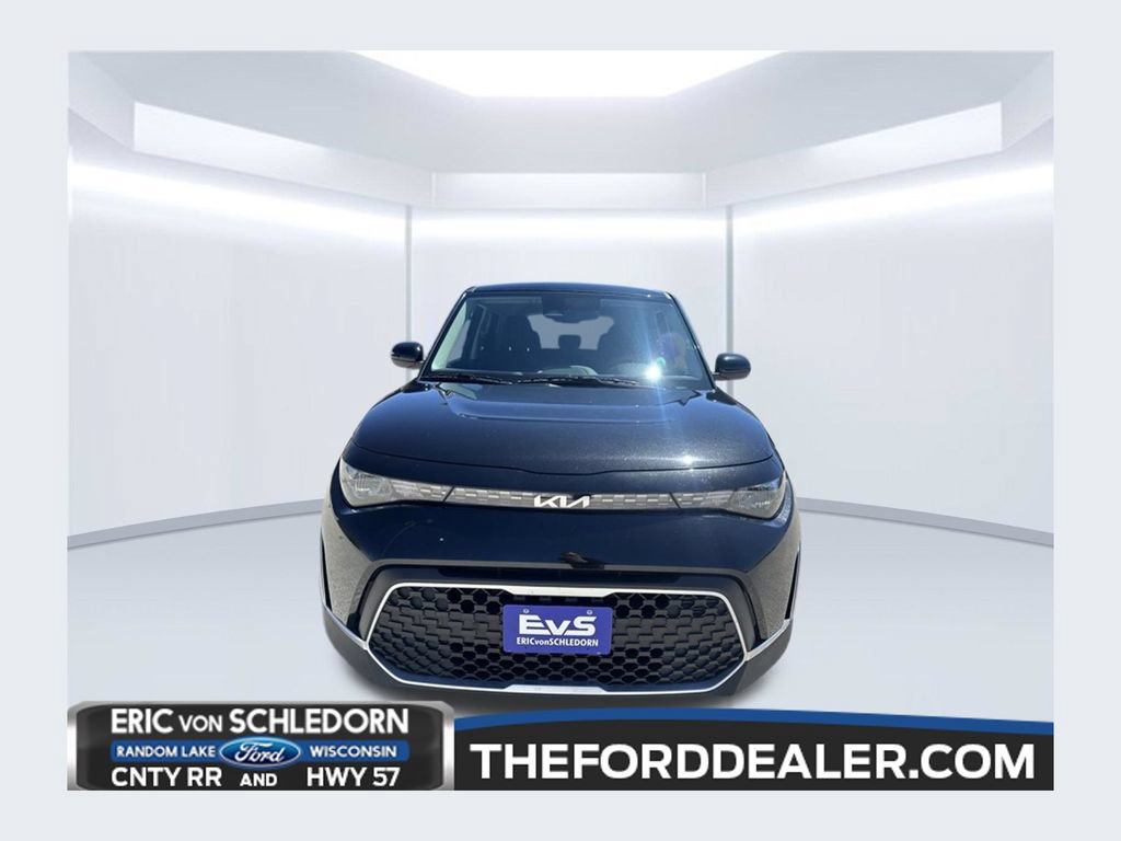 Used 2025 Kia Soul LX w/ LX Technology Package FWD image 1