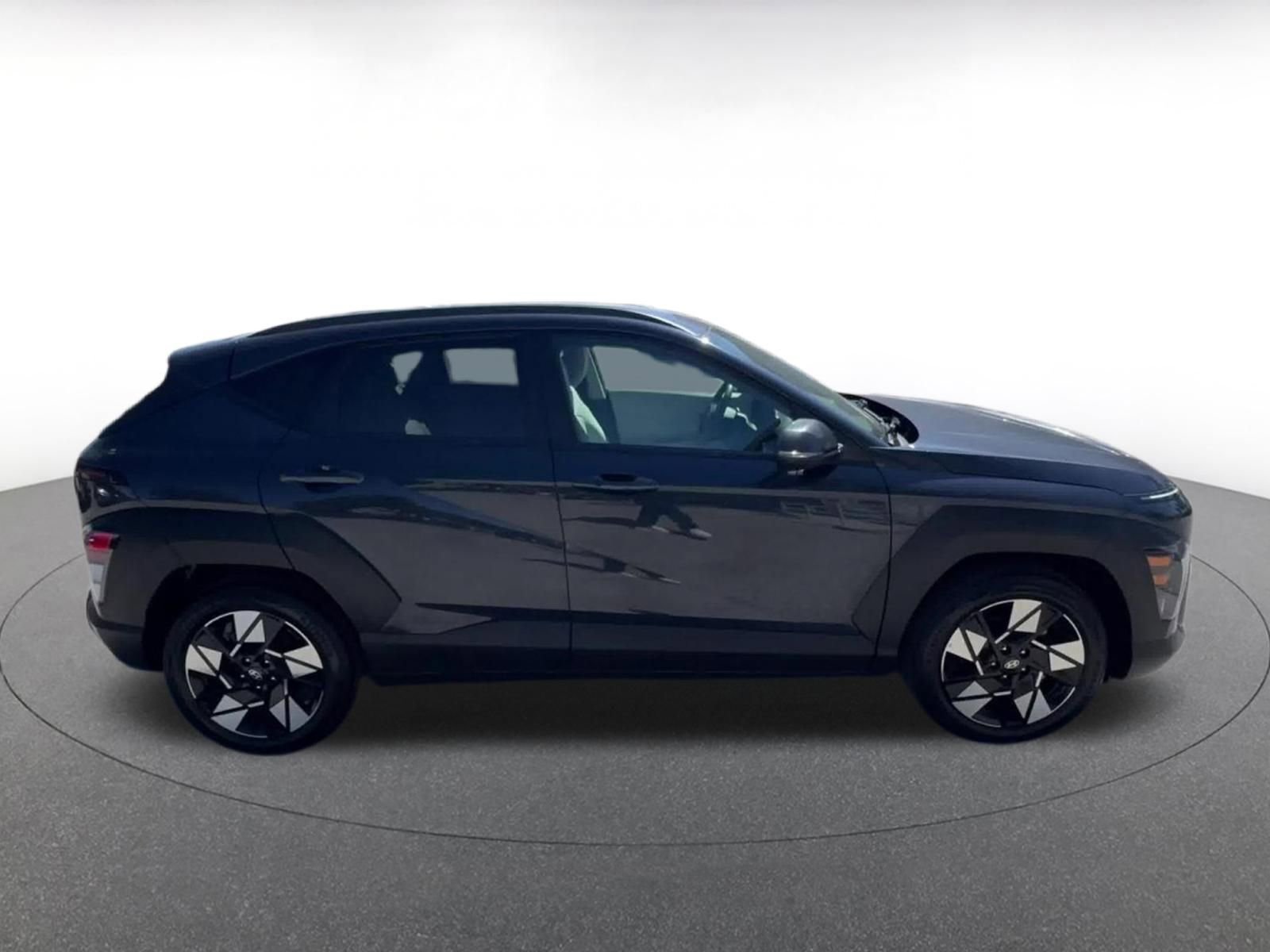 Used 2025 Hyundai Kona SEL image 15