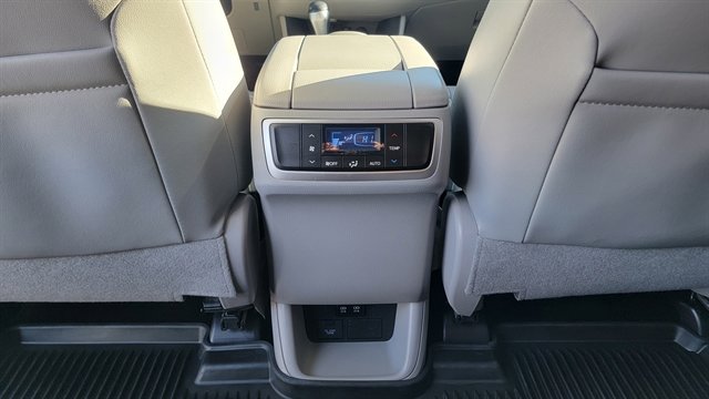 Used 2019 Toyota Highlander Limited AWD image 65