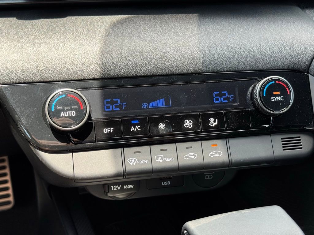 Certified 2025 Hyundai Elantra Sport image 25