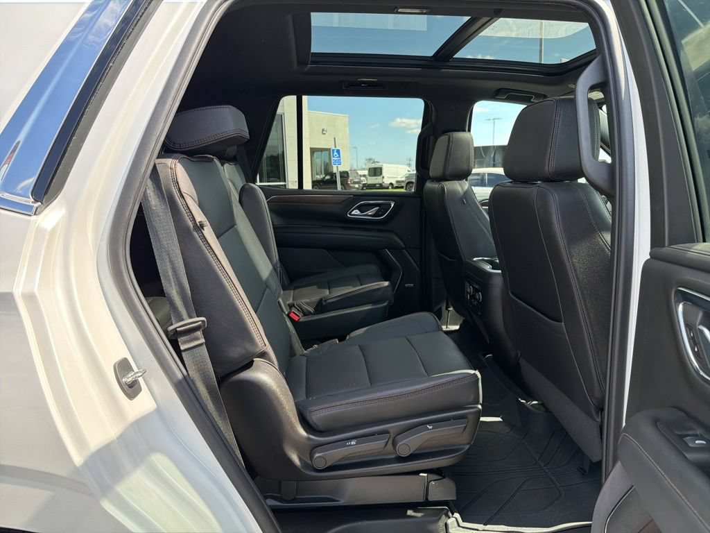 Used 2023 Chevrolet Tahoe High Country w/ Premium Package 2 AWD/4WD image 19