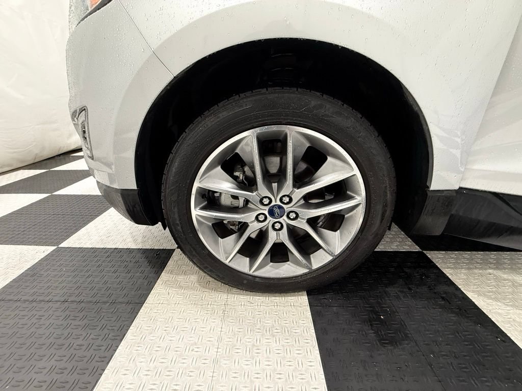 Used 2017 Ford Edge Titanium w/ Equipment Group 301A AWD/4WD image 11