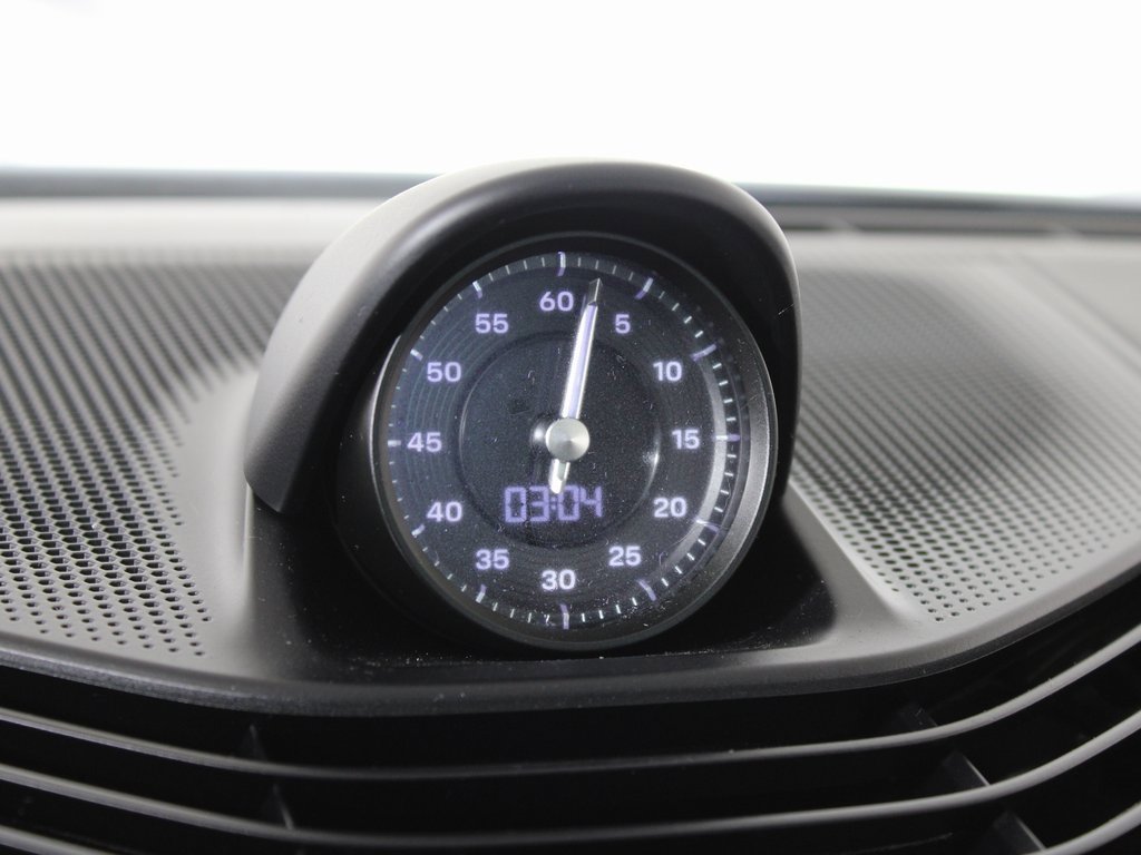 Used 2020 Porsche Taycan Turbo image 30