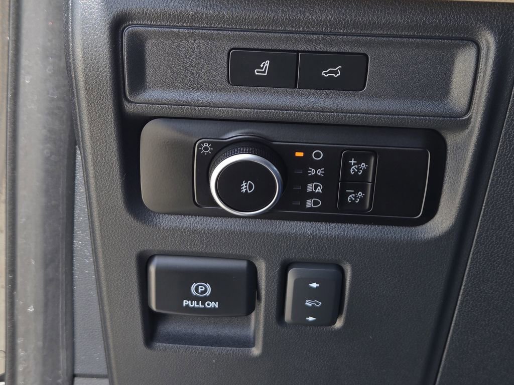 Used 2024 Ford Expedition Limited image 20